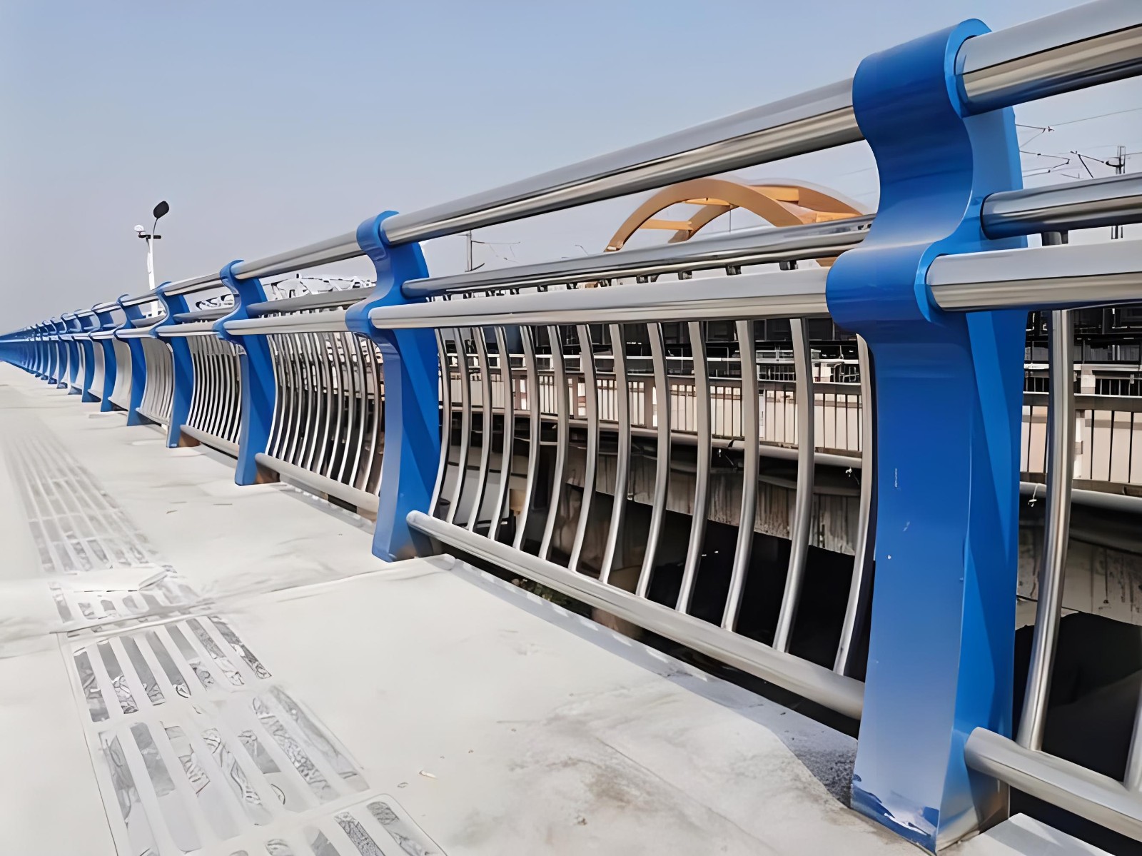 九江不锈钢复合管护栏制造工艺要求及其重要性