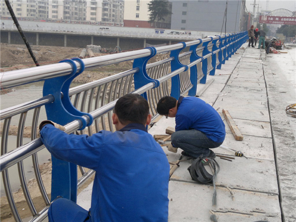 九江不锈钢河道护栏的特性及其在城市景观中的应用