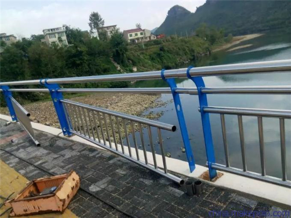 九江不锈钢复合管护栏是一种卓越的防护材料